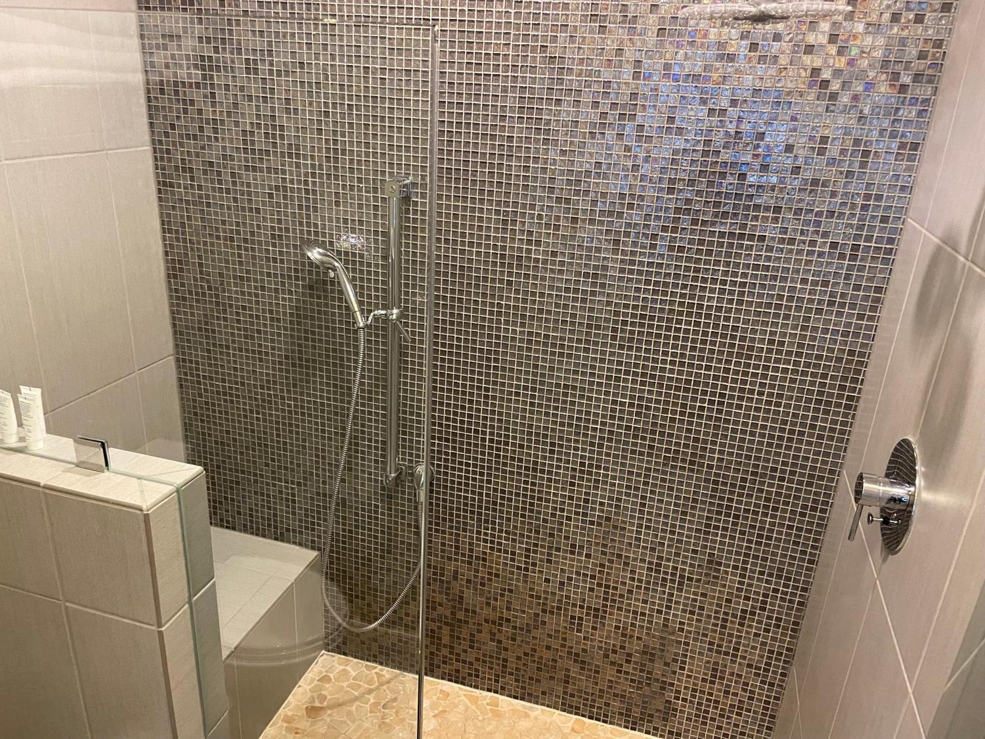Culpeper Center Suites Room photo